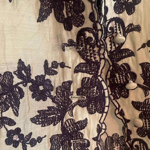 NIC+ZOE Olive Green Ruffle V-Neck Blouse with Black Floral Embroidery - Picture 3 of 8